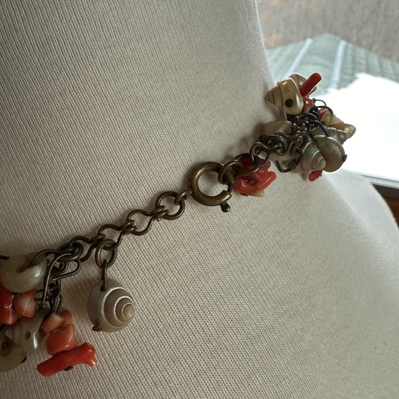 Victorian Coral & Shell Choker - Picture 12 of 14